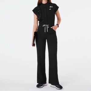 Figs Rafaela Cargo Wide Leg ScrubJumpsuit™ // Size Small